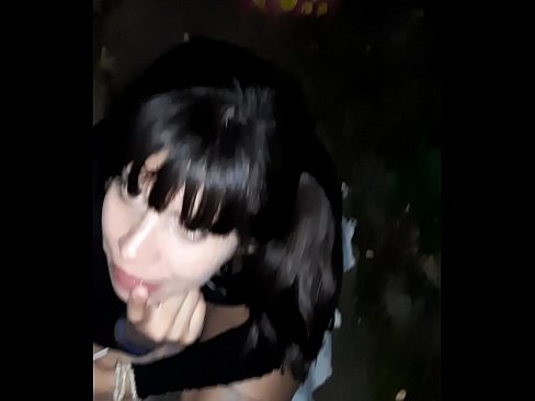 ❤️ 거리에서 사탕과 교환으로 부어오른 페니스 ❤  섹스 ko.ladyxxxporno.ru에서 ❌️